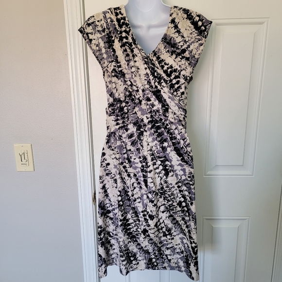 Soma Intimates Jersey Knit Faux Wrap V Neck Soft Dress Black Cream Abstract Sz M - Picture 5 of 10